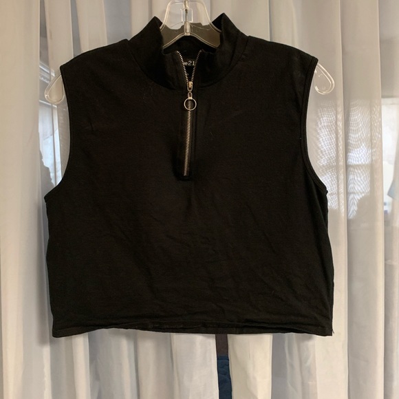 Crop top - Picture 1 of 2